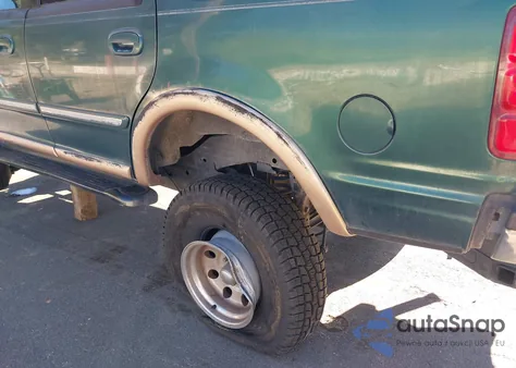 1999 Ford Expedition Eddie Bauer/Xlt z USA, uszkodzony, nr VIN 1FMPU18L4XLB18807